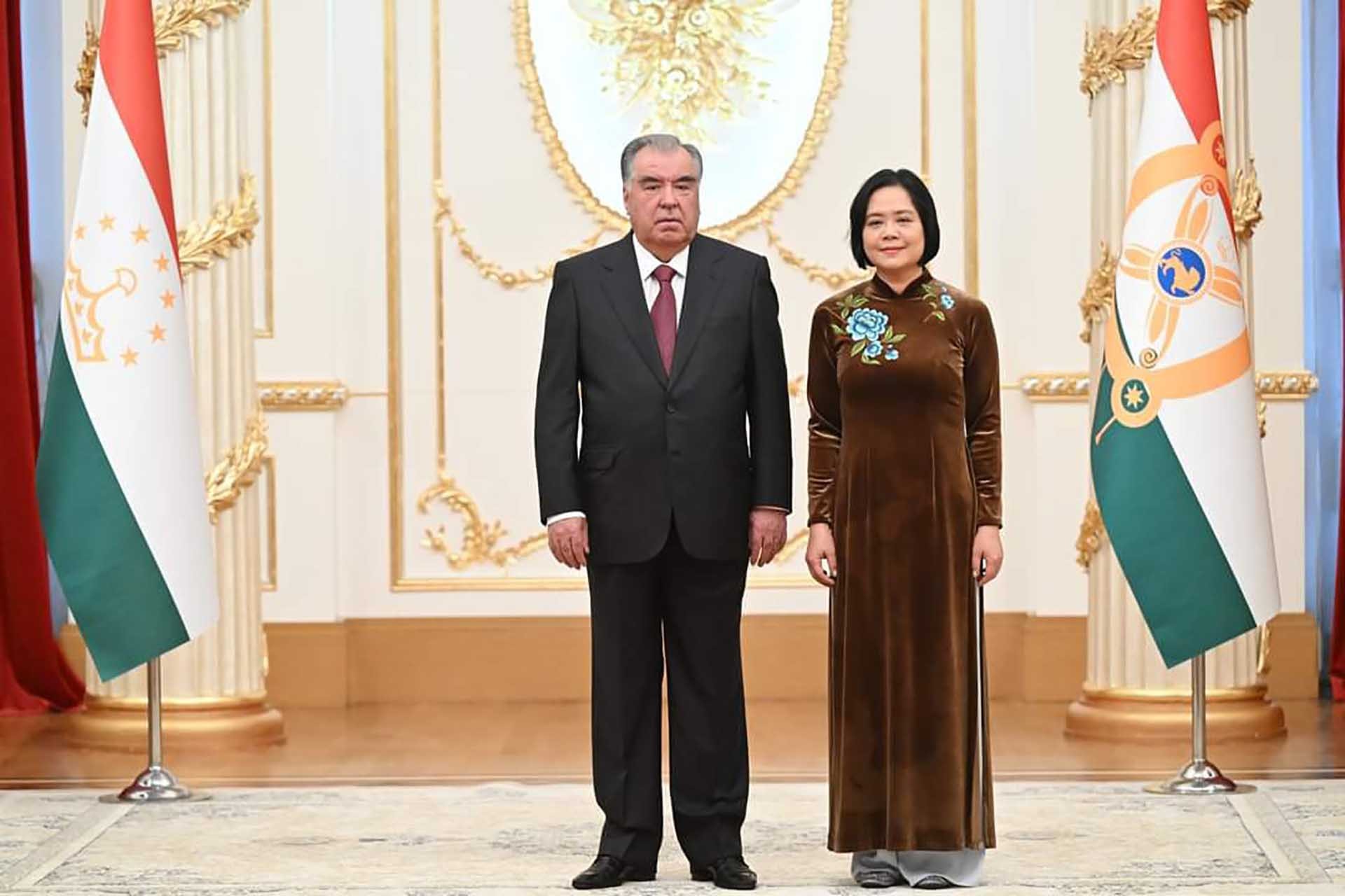 Посол Фам Тхай Нхы Май вручила Верительную грамоту Президенту Таджикистана Эмомали Рахмону