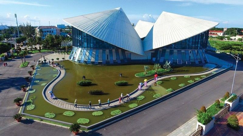 Посещаем театр «Три конические шляпы» в провинции Баклиеу