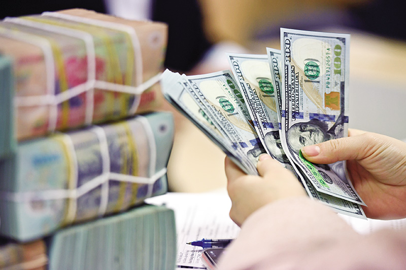 Прогнозируется дальнейший рост денежных переводов в конце года