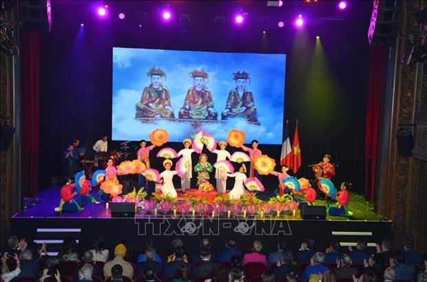 В Париже прошла художественная программа «Ночь вьетнамской культуры»