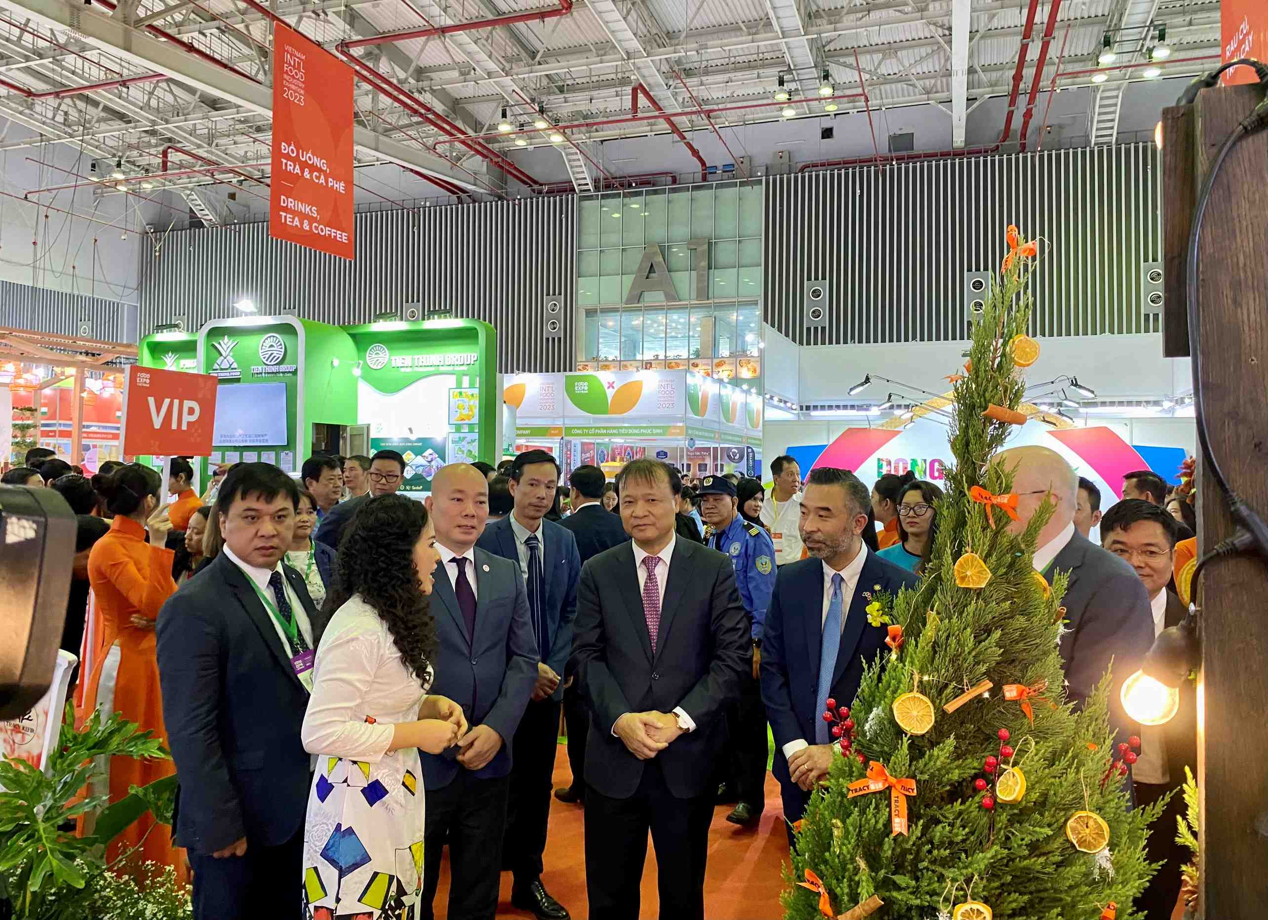 Около 400 предприятий принимают участие в выставке Vietnam Foodexpo 2023