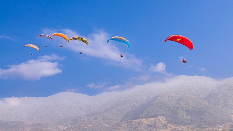 Открылся 2-й расширенный турнир по парапланеризму Путаленг 2023 года