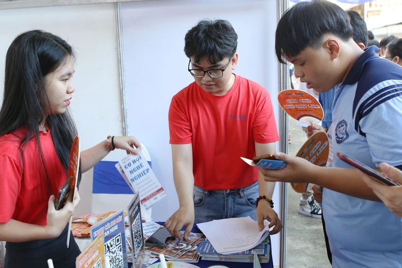 Предприятиям в Хошимине требуются 20 тыс рабочих