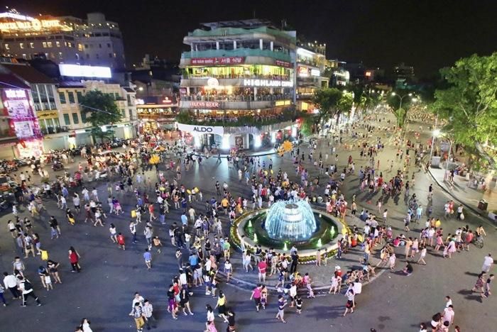 Пешеходное пространство вокруг озера Хоанкием будет открыто на Новый 2024-й год