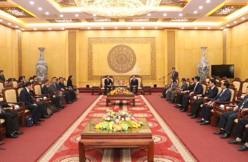 Ниньбинь расширяет обмен информацией и опытом в развитии туризма с Лаосом