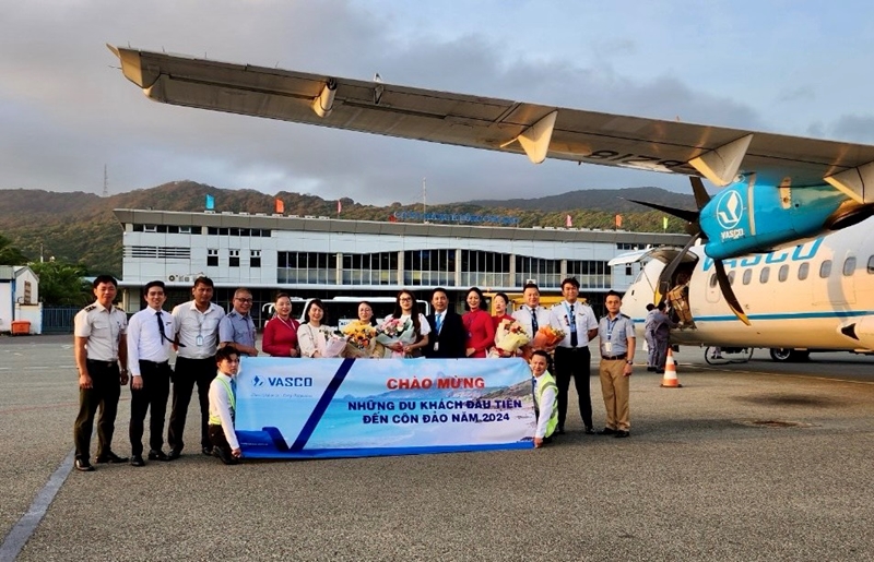 Vietnam Airlines встретила первых гостей в 2024 году