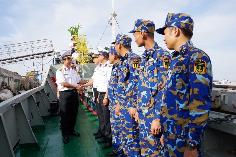 Тэт приходит раньше на шлюзы и в рыбацкие деревни на архипелаге Чыонгша