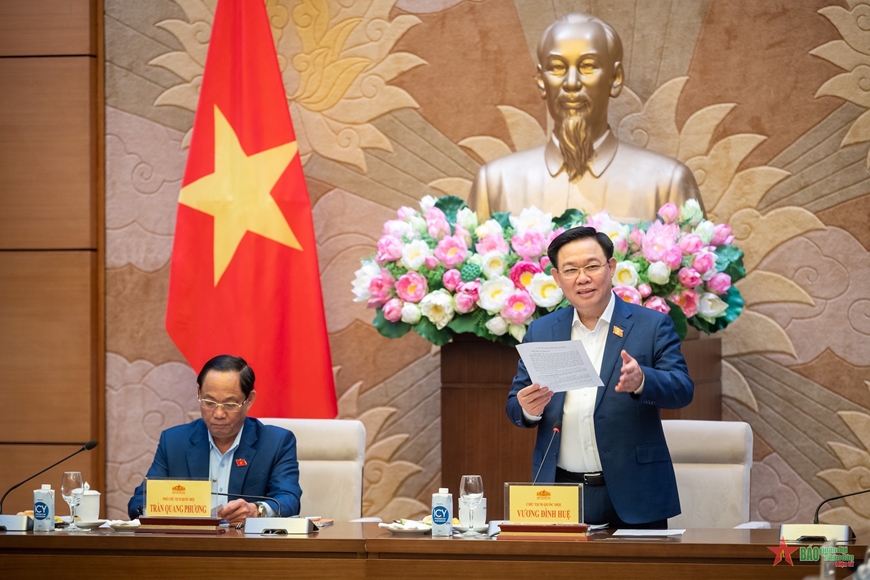 Спикер парламента Выонг Динь Хюэ председательствовал на заседании по подготовке к празднованию 80-летия Дня первых всеобщих выборов в Нацсобрание Вьетнама