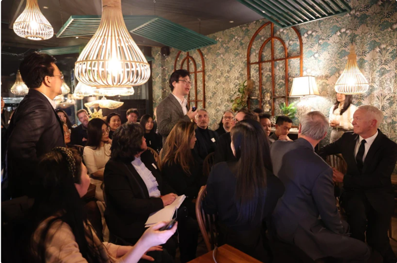 Вьетнамские интеллигенты в Швейцарии возлагают большие надежды на участие премьер-министра Фам Минь Тиня в ВЭФ-54