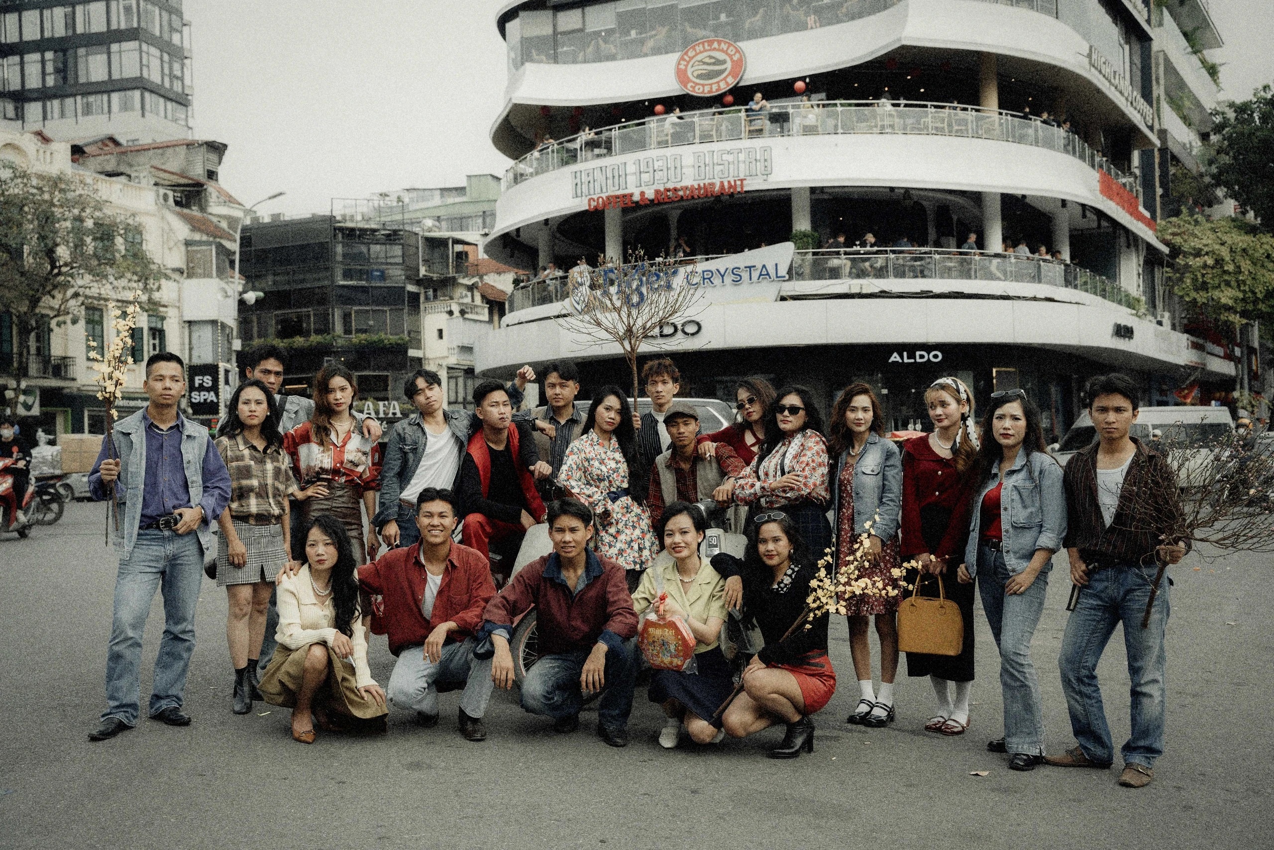Новогодние фотографии в стиле «времён бабушек и дедушек» покорили интернет