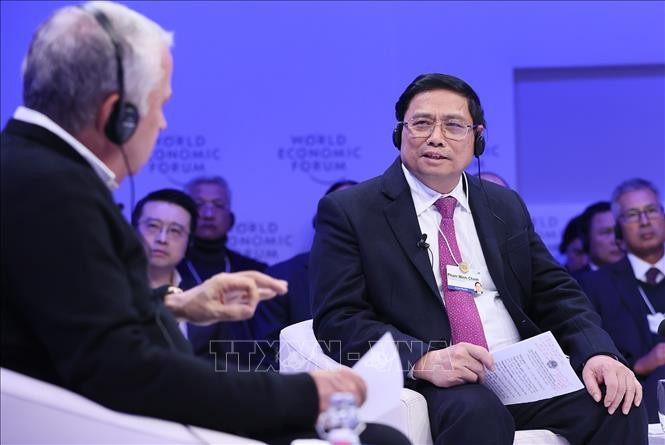 Премьер-министр выступил на политическом диалоге «Вьетнам Ориентация на глобальное видение»