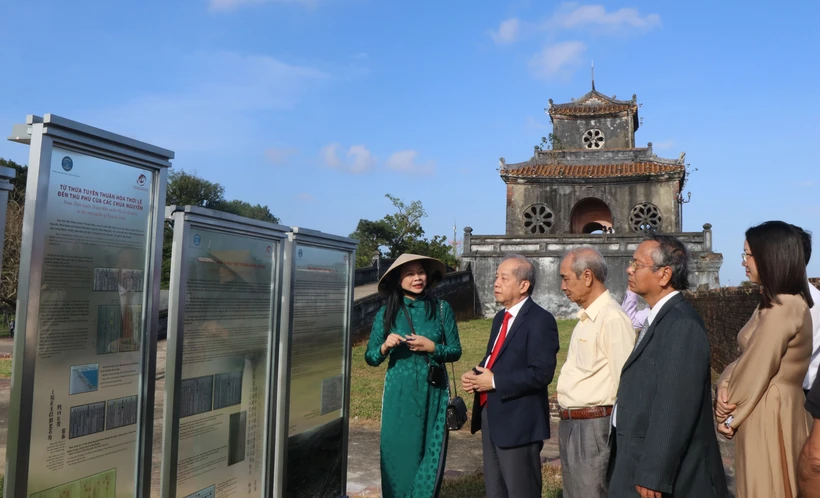 Выставка «Цитадель Хюэ – оставшиеся следы прошлого» опубликовала около 100 новых документов