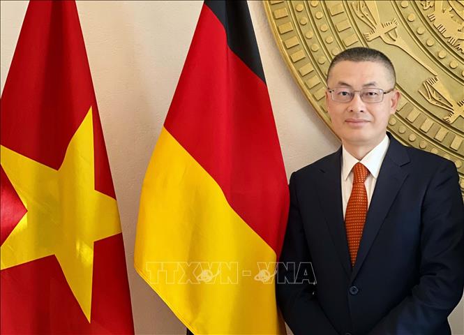 Посол Ву Куанг Минь Отношения между Вьетнамом и Германией продолжают существенно углубляться и развиваться