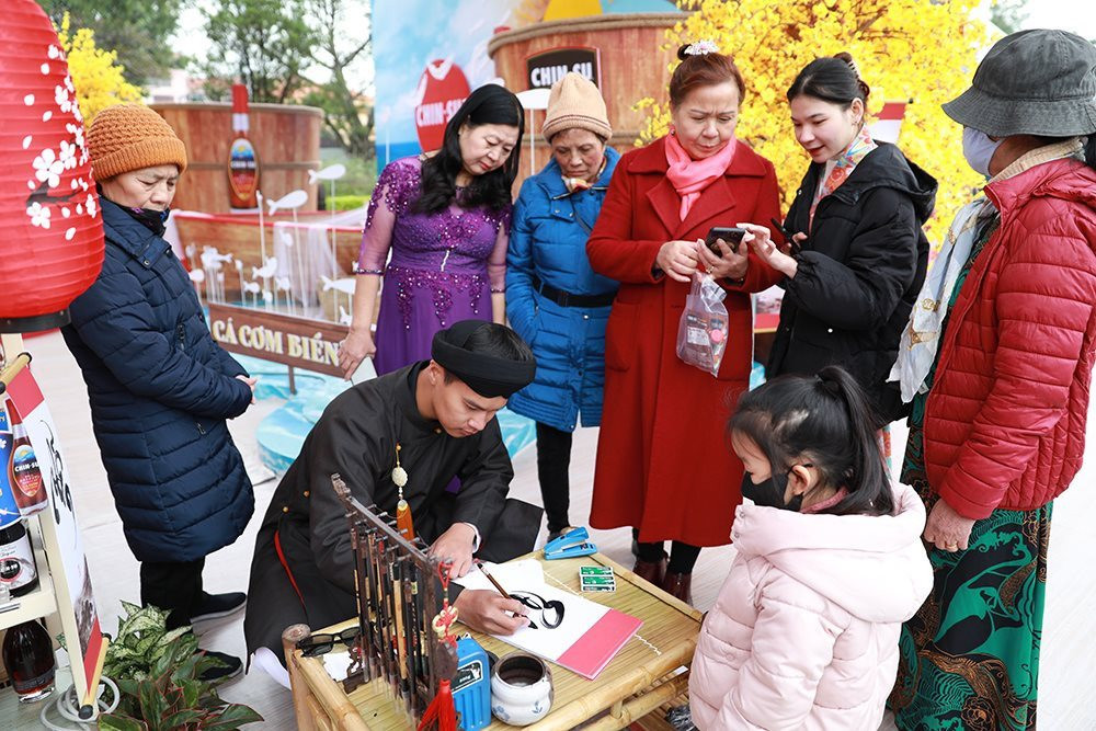 Программа «Happy Тет» в Ханое продлится еще два дня