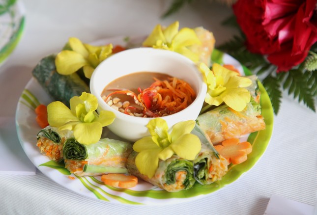 Установлен рекорд Вьетнама приготовление 100 блюд из маниоки