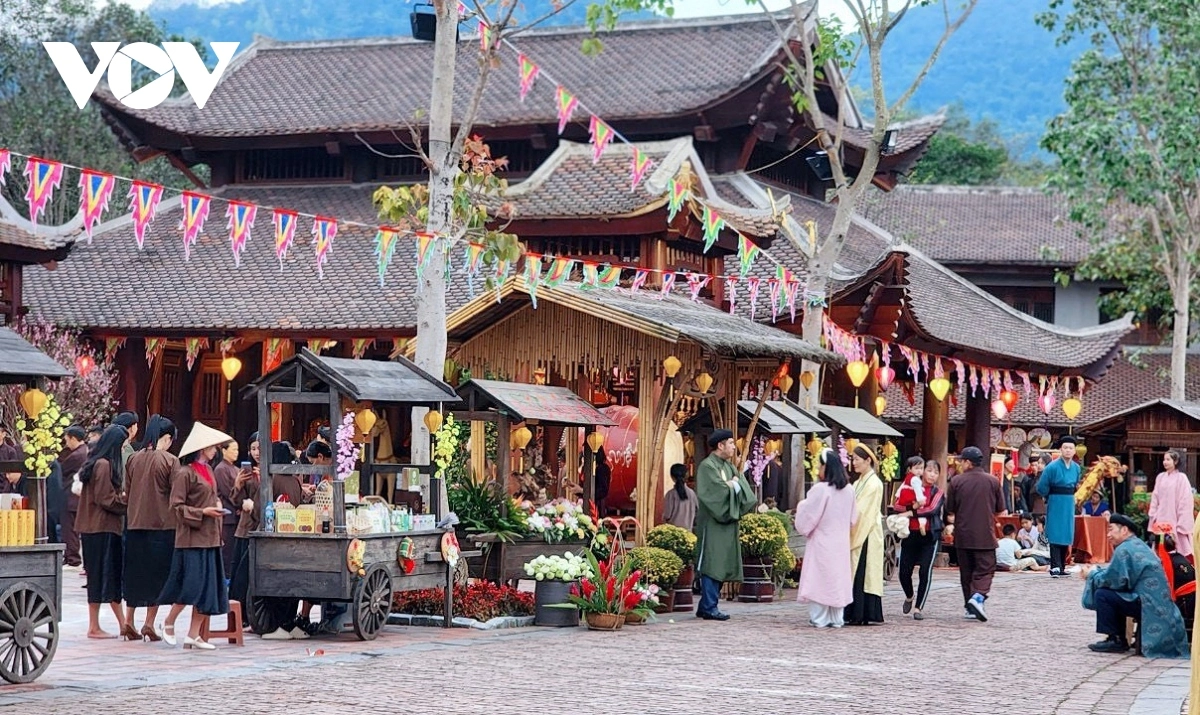 «Вьетнамская деревня – Старый Тэт» у подножия горы Йенты