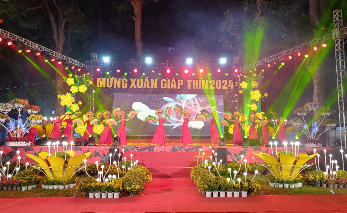 Весенний фестиваль цветов открывается в городе Хошимин