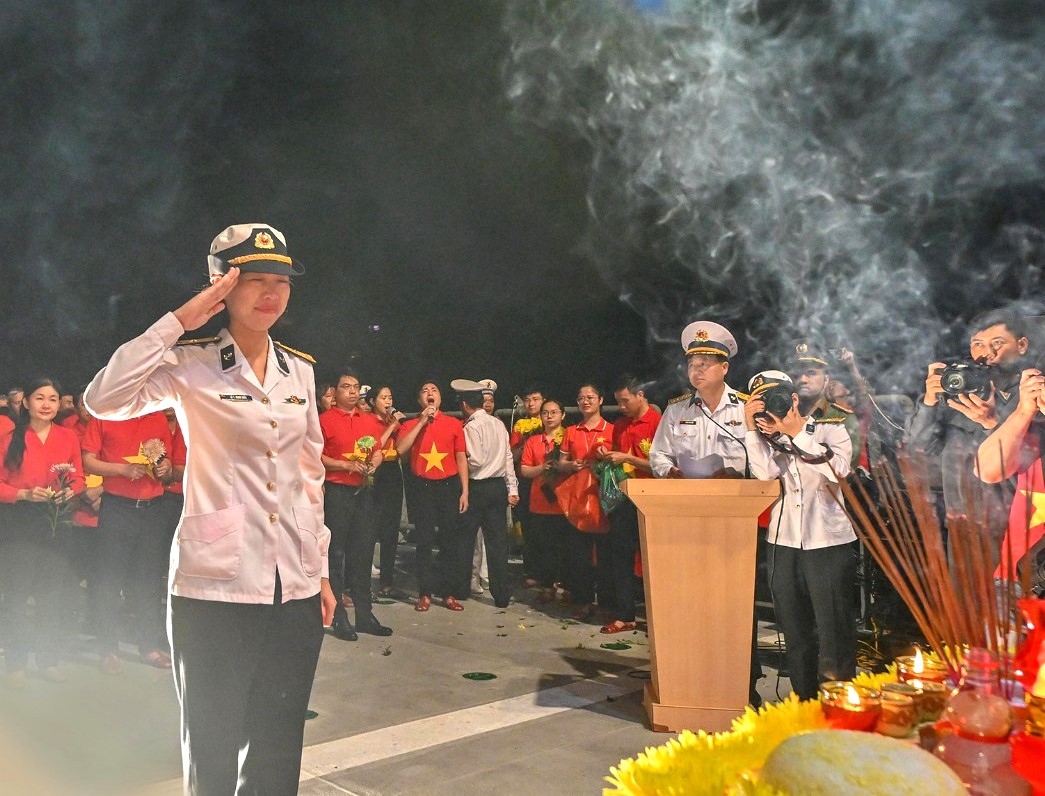 Продолжение миссии по рисованию карт моря и островов Вьетнама