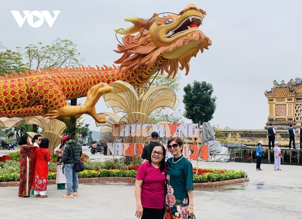 Во время Тэта более 100 тысяч гостей посетили Хюэ