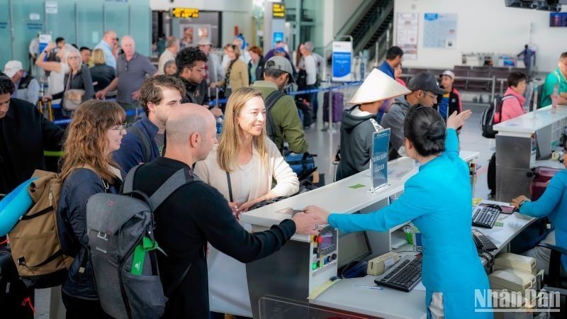 Поток пассажиров международных направлений в аэропорту Нойбай превысил рекордную отметку 2019 года