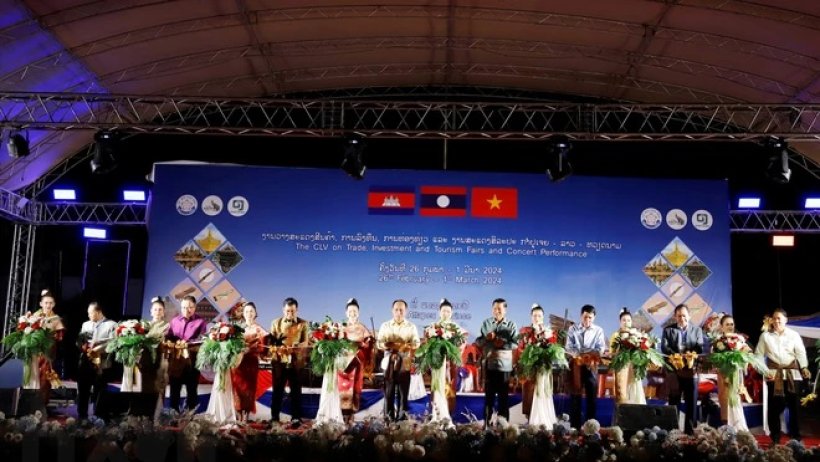 Открылась торговая ярмарка в треугольнике развития