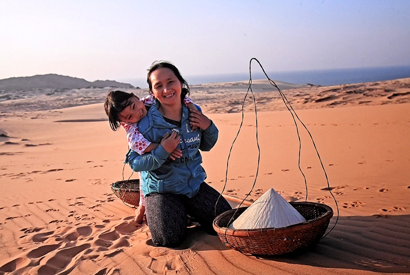 Выставка «Материнская любовь»