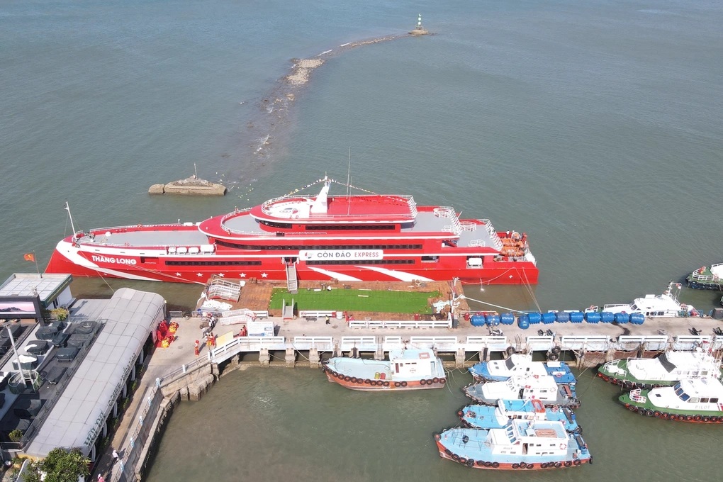 Запуск крупнейшего во Вьетнаме высокоскоростного судна, курсирующего между Вунгтау и островом Кондао