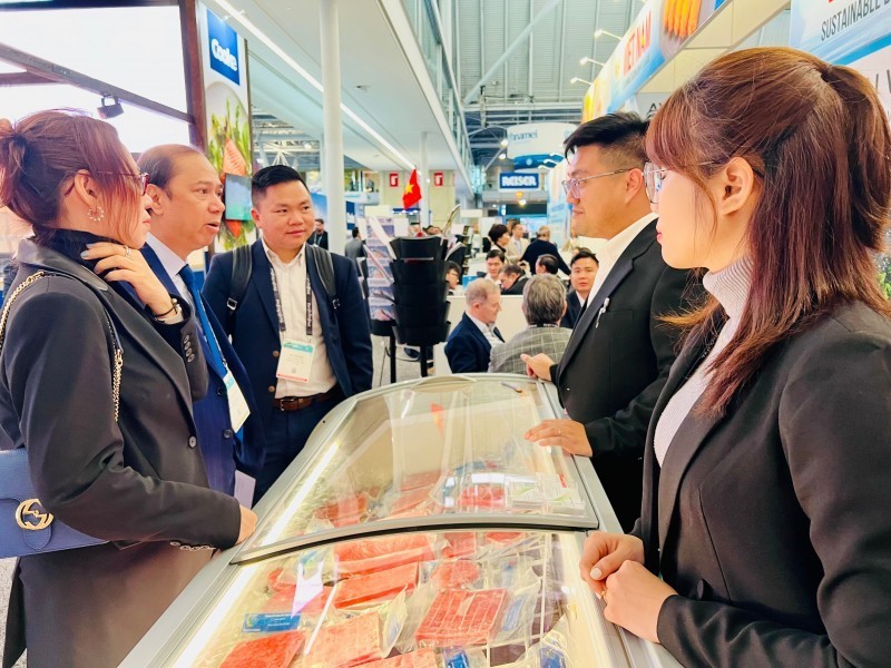 Общество вьетнамских бизнесменов в США провело встречу с послом Вьетнама в США