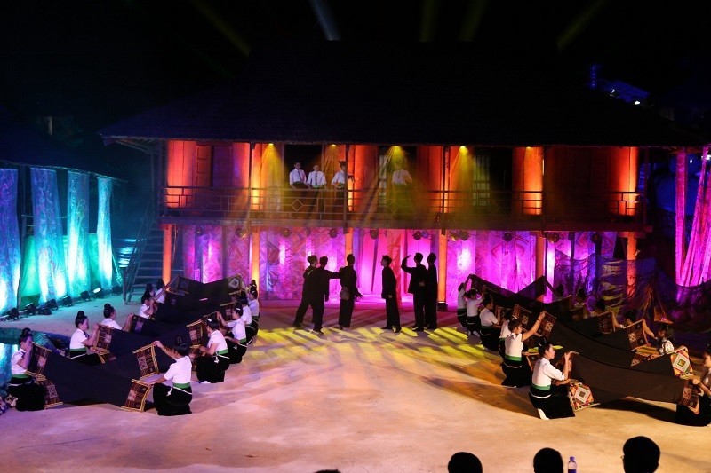 В провинции Дьенбьен прошло шоу «Легенда об Ува»