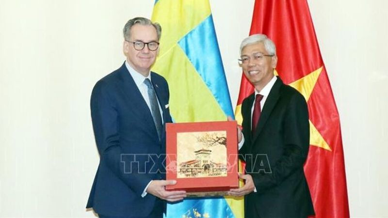 Г Хошимин продвигает сотрудничество со шведскими компаниями