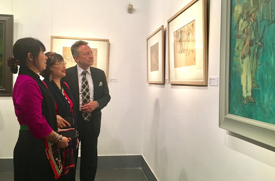 Художественная выставка, посвященная 70-летию Победы под Дьенбьенфу в Ханое