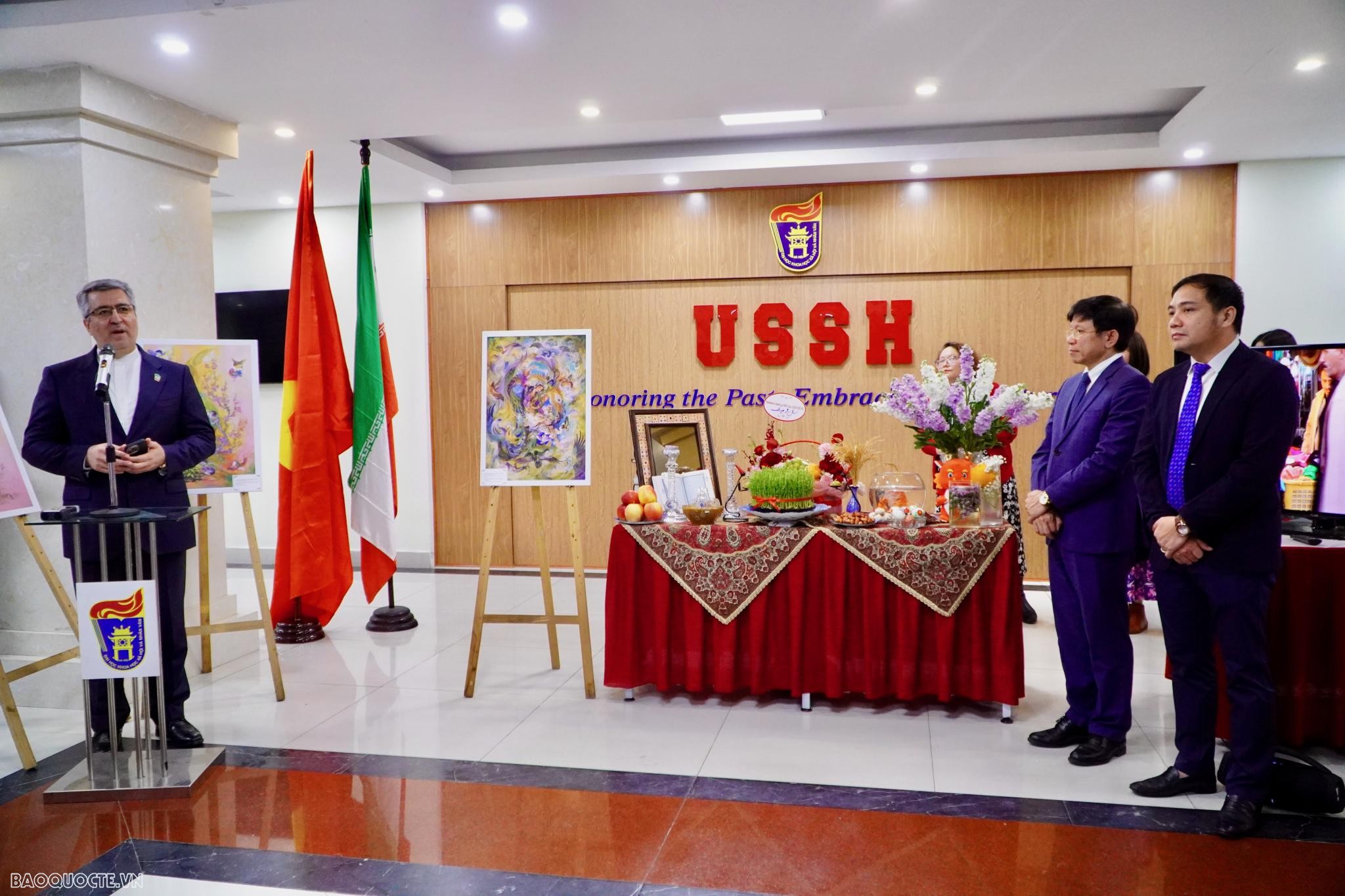 Традиционный Новый год Навруз иранцев в центре столицы