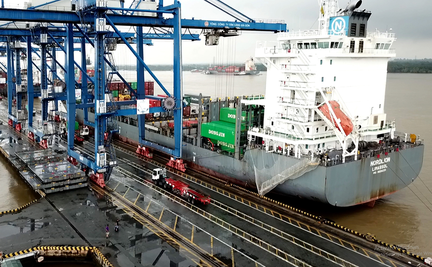 Общий импортно-экспортный оборот в марте оценивается в 65,09 млрд долларов США