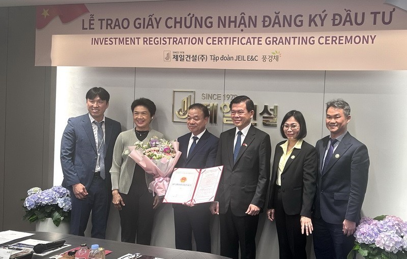 Южнокорейская корпорация инвестирует более 35 млн долларов США в логистические проекты в Донгнае