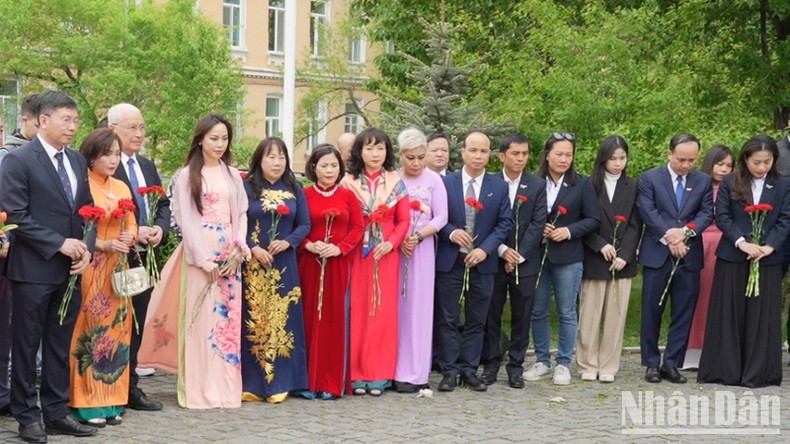 Празднование 100-летия со дня первого приезда Президента Хо Ши Мина во Владивосток