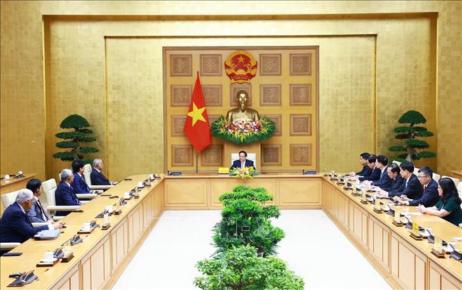 Премьер-министр Фам Минь Тьинь принял основателя индийской корпорации Infosys