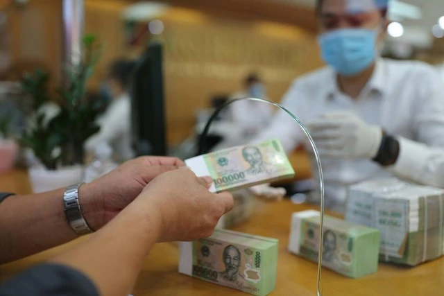 В каких случаях банк может заблокировать счёт клиента