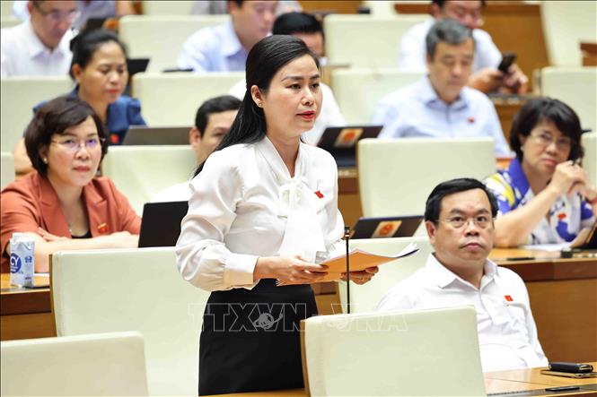 Депутаты парламента обратили особое внимание на вопрос увеличения выплат работнику по болезни и беременности