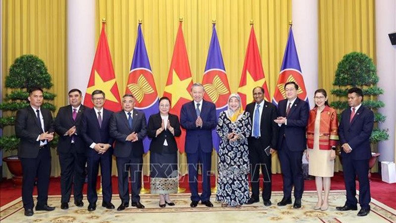 Президент Вьетнама То Лам принял послов, поверенных в делах стран АСЕАН и Тимора-Лешти