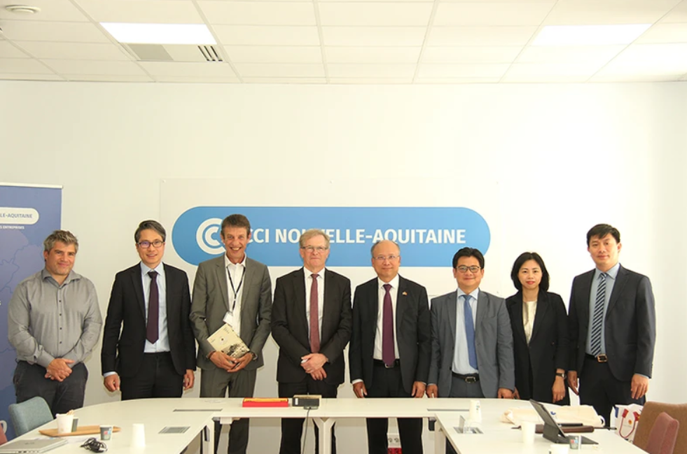 Расширение сотрудничества между вьетнамскими регионами и французским регионом Новая Аквитания