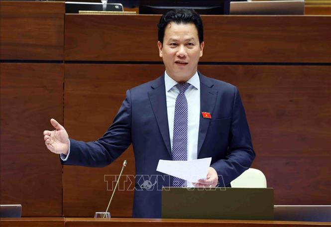 Министр природных ресурсов и окружающей среды ответил на вопросы депутатов