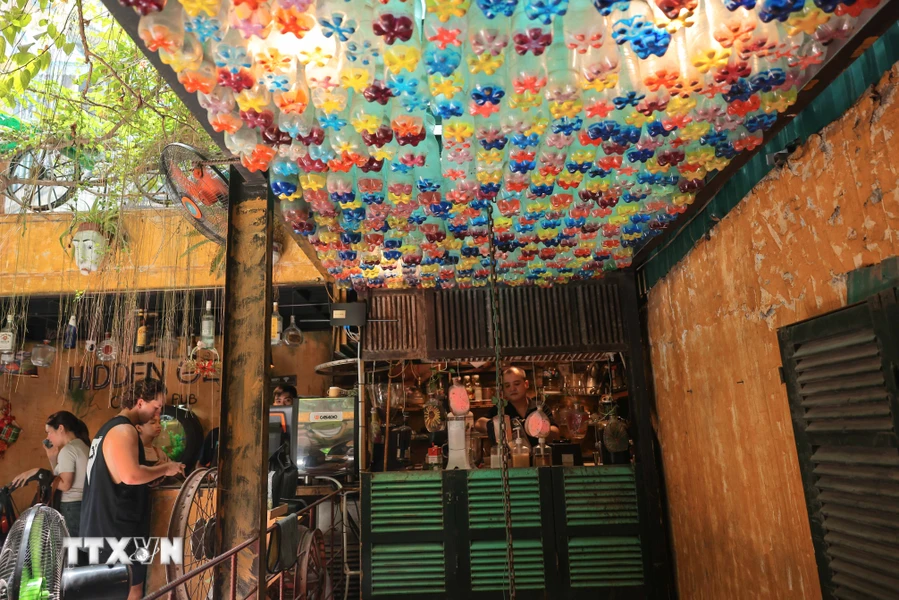 Зеленые зоны во многих кафе в Ханое