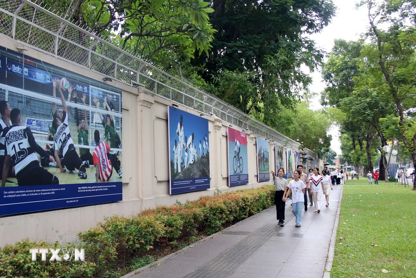 Фотовыставка «Спорт и дружба»