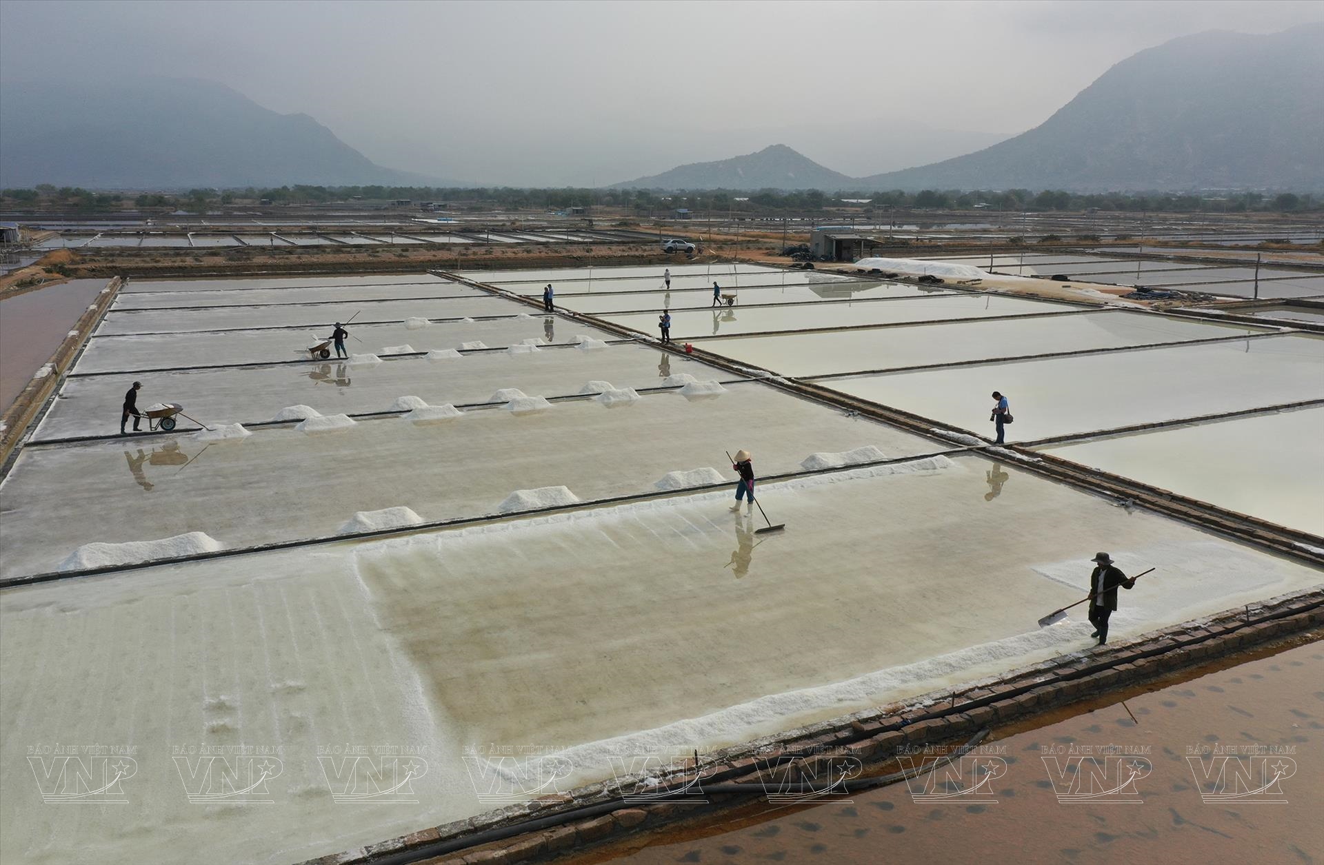 На соляных полях в Ниньтхуане