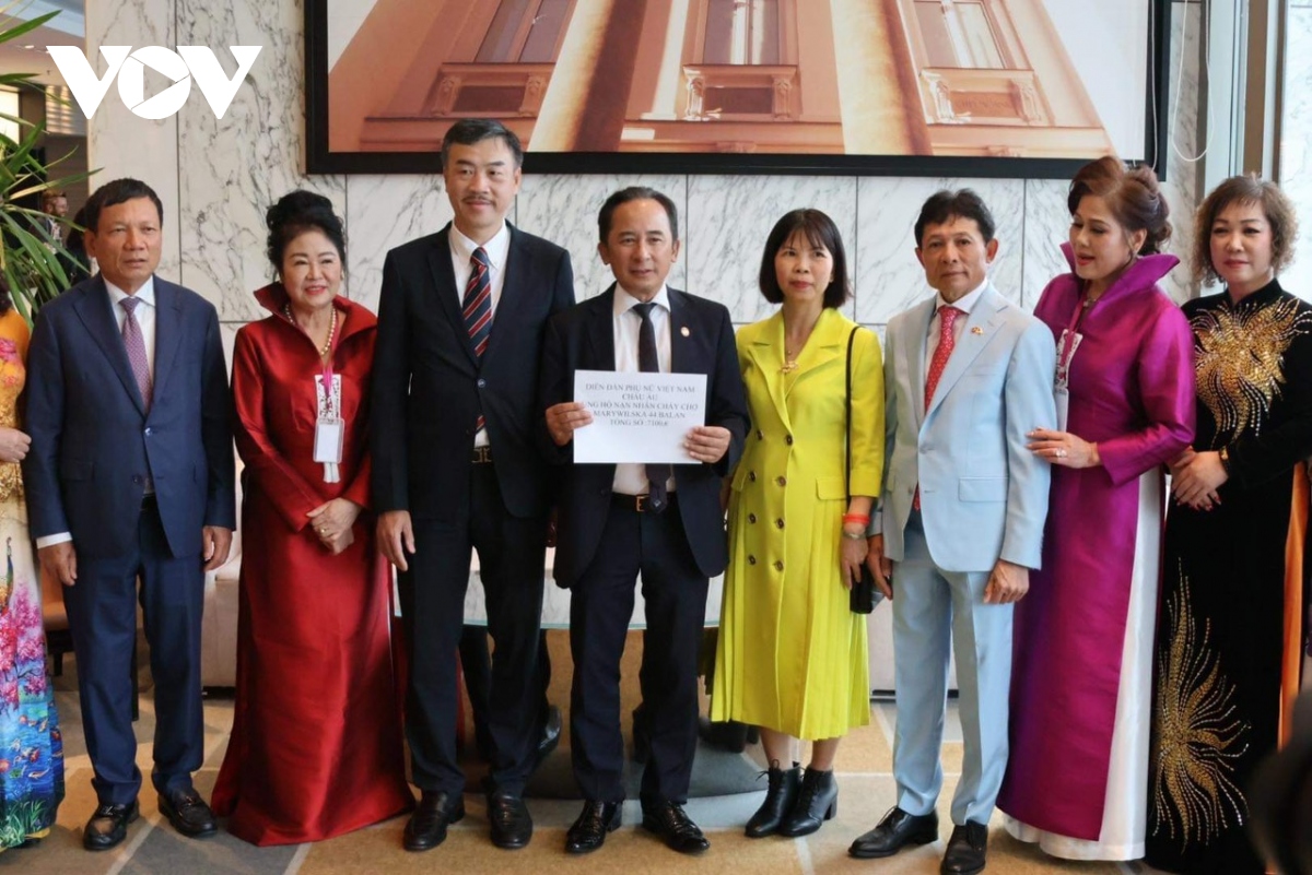 Оказание поддержки людей, пострадавших от пожара в торговом центре в Польше