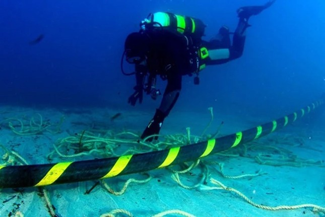 Вьетнам подключит 10 новых подводных кабелей связи