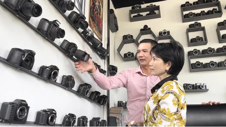 Коллекция из 700 фотоаппаратов разных эпох в Западном регионе