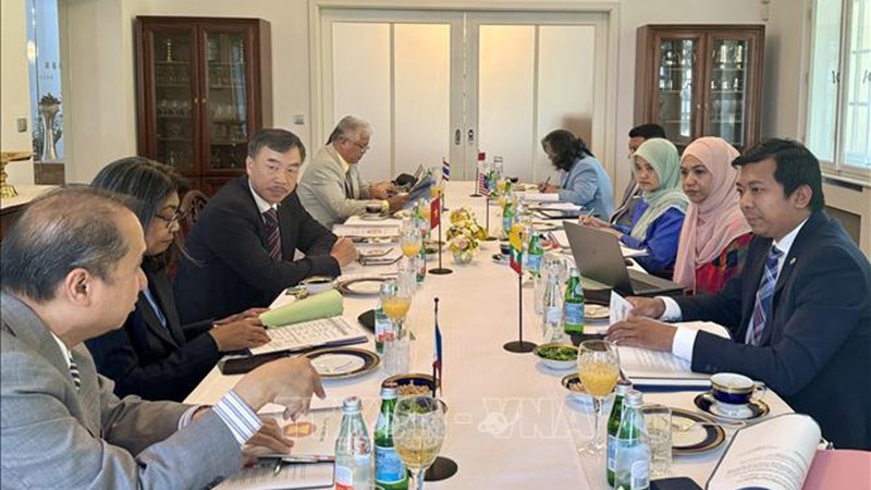 Вьетнам берет на себя роль очередного Председателя Комитета АСЕАН в Праге