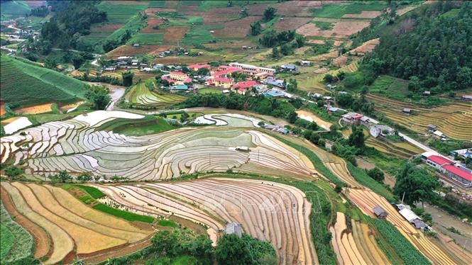 Красота террасных полей Мукангчай в сезон разлива воды