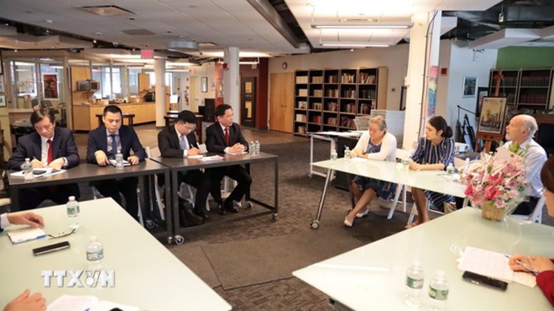 Укрепление отношений между КПВ и Коммунистической партией США